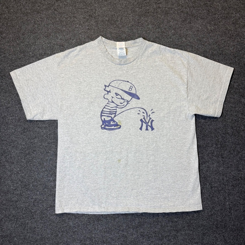 Vintage 90s T-Shirt Mens XL Gray Red Sox Pees On Yankees Funny Rivalry Tee